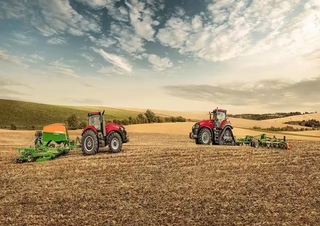 4WD traktori Case IH ASF Connect Magnum 400