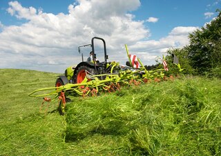 4WD traktori Claas Elios 210 Advanced 