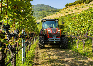 4WD traktori Valtra F105S