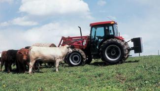 4WD traktori Case IH Farmall 65 C Basis