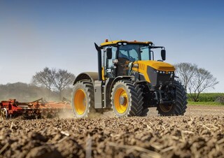 4WD traktori JCB Fastrac 8290
