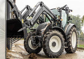 4WD traktori Valtra G125EA