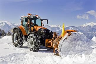 4WD traktori Lindner Geotrac 124