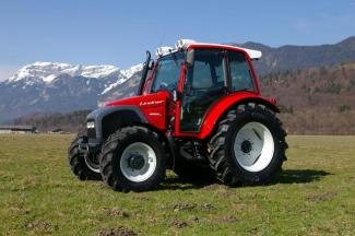 4WD traktori Lindner Geotrac 74
