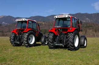 4WD traktori Lindner Geotrac 74