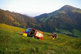 4WD traktori Lindner Geotrac 84