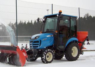 4WD traktori LS J27 HST