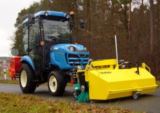 4WD traktori LS J27 HST