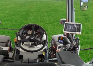 4WD traktori Kubota M7153 