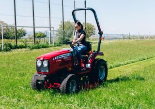 4WD traktori Massey Ferguson MF 1525 