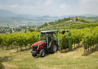 4WD traktori Massey Ferguson MF 3VI.85 