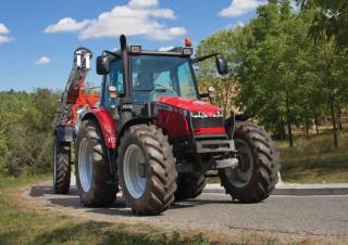 4WD traktori Massey Ferguson MF 6445 Komfort