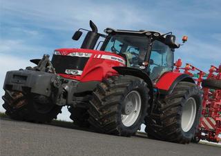 4WD traktori Massey Ferguson MF 8670 Dyna-VT Excellence