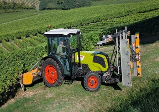 4WD traktori Claas Nexos 230 VL
