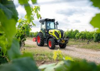 4WD traktori Claas Nexos 2.105 Trend L 