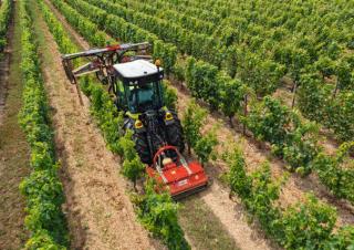 4WD traktori Claas Nexos 2.105 Trend L 