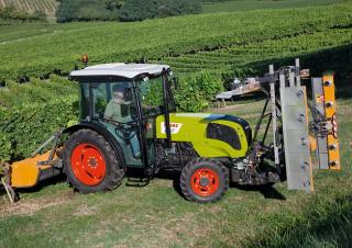 4WD traktori Claas Nexos 240 VL