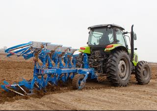 4WD traktori Zoomlion RG1804