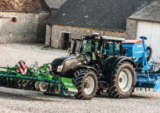 4WD traktori Valtra T 153