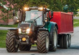 4WD traktori Valtra T 153