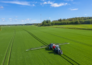 4WD traktori Valtra T144D SmartTouch