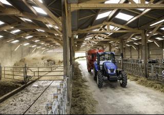 4WD traktori New Holland T5.75