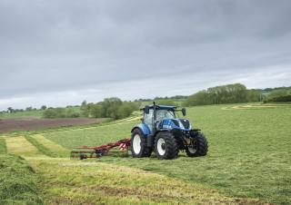 4WD traktori New Holland T7.225
