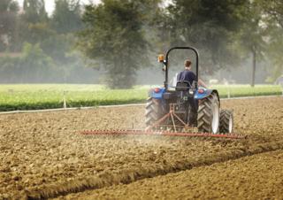 4WD traktori New Holland TD3.50