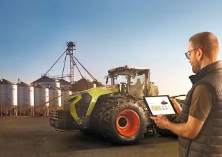 4WD traktori Claas Xerion 12.590 Trac