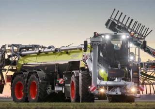 4WD traktori Claas Xerion 4200 Saddle Trac 