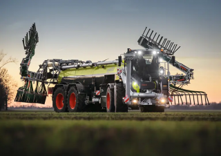 4WD traktori Claas Xerion 4200 Saddle Trac 
