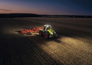 4WD traktori Claas Xerion 4200 Trac VC