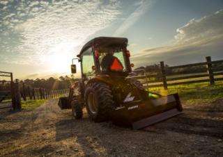 4WD traktori Yanmar YT235V-Q 