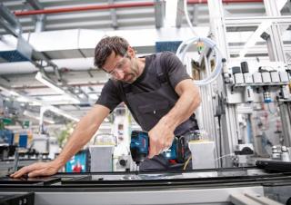 Akumulatorski električni alati Akumulatorski udarni izvijači i ključevi Bosch GDR 18V-210 C