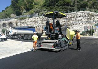 Asfaltni finišeri na gusjenicama Ammann AFT 400-3