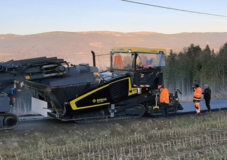 Asfaltni finišeri na gusjenicama Bomag BF 600 C 3 S 500