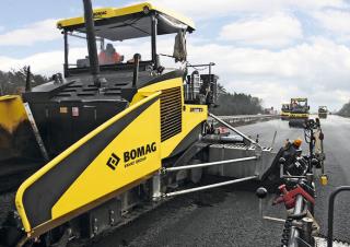 Asfaltni finišeri na gusjenicama Bomag BF 800 C 2 S 600