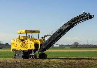 Asfaltni finišeri na gusjenicama Bomag BM 1200/30