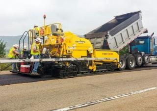 Asfaltni finišeri na gusjenicama Bomag CR 662 RM