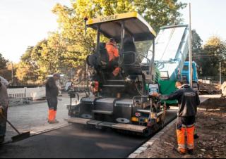 Asfaltni finišeri na gusjenicama Vögele Super 1300-2