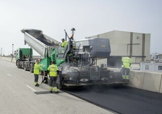 Asfaltni finišeri na gusjenicama Vögele Super 1800-3i SprayJet