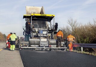 Asfaltni finišeri na gusjenicama Vögele Super 1800-3i