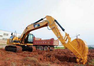 Bageri gusjeničari Caterpillar 320D2 GC (Tier 3)