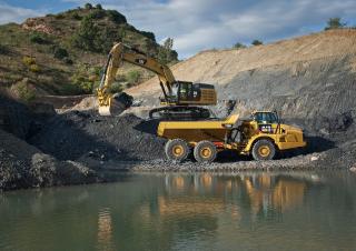 Bageri gusjeničari Caterpillar 352F XE