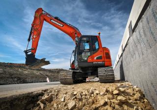Bageri gusjeničari Doosan DX140LCR-5