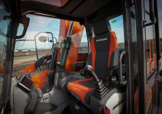 Bageri gusjeničari Doosan DX140LCR-5