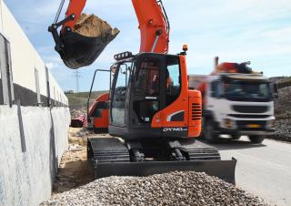 Bageri gusjeničari Doosan DX140LCR-5