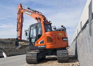 Bageri gusjeničari Doosan DX140LCR-5