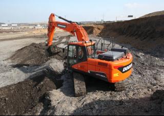 Bageri gusjeničari Doosan DX180LC-5