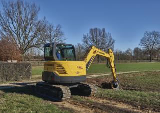 Bageri gusjeničari New Holland E60C